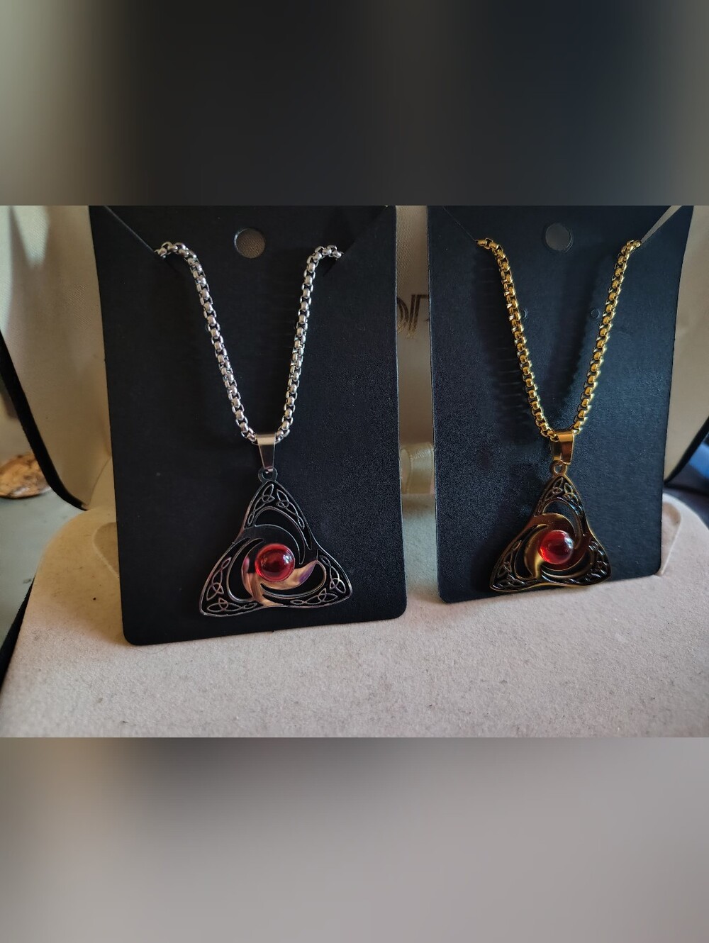 🧙New Witchy Celtic Knot Triquetra Pendant Necklace - Silver or Gold 🧙